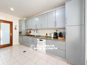 Moradia T4 para Venda em Santa Maria da Feira, Travanca, Sanfins e Espargo