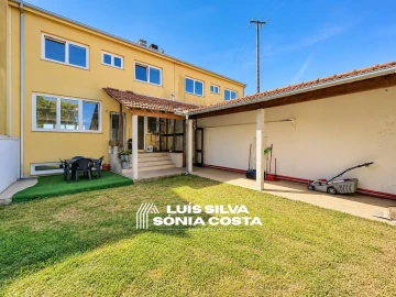 Moradia T4 para Venda em Santa Maria da Feira, Travanca, Sanfins e Espargo