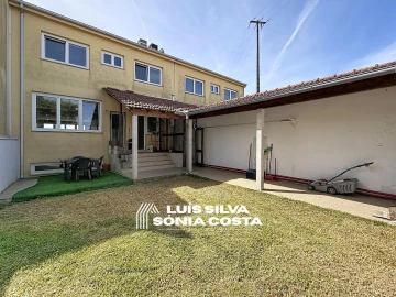 Moradia T4 para Venda em Santa Maria da Feira, Travanca, Sanfins e Espargo
