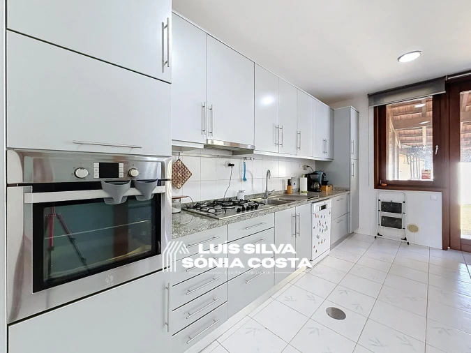 Moradia T4 para Venda em Santa Maria da Feira, Travanca, Sanfins e Espargo Foto 9
