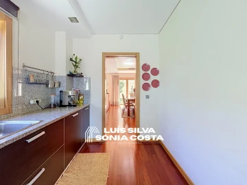 Moradia T4 para Venda em São João da Madeira
