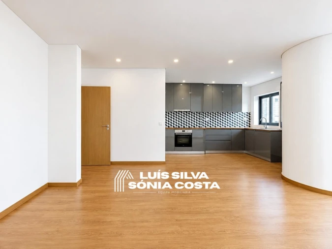 Apartamento T3 para Venda em São João da Madeira Foto 2