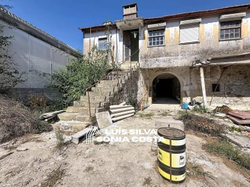 Moradia T3 para Venda em Santa Maria da Feira, Travanca, Sanfins e Espargo