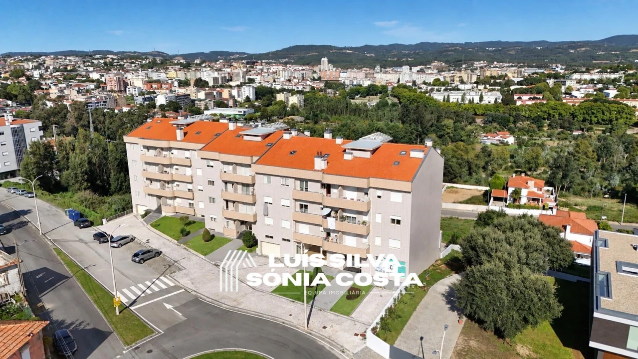 Apartamento T2 para Venda em São João da Madeira Foto 1