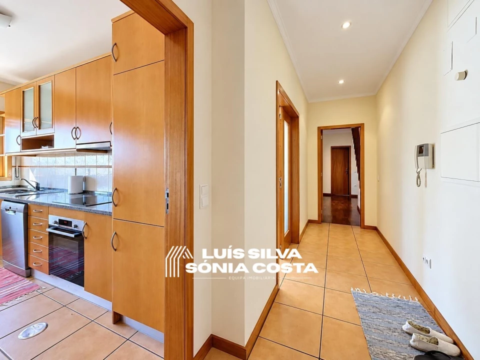 Apartamento T2 para Venda em São João da Madeira Foto 11