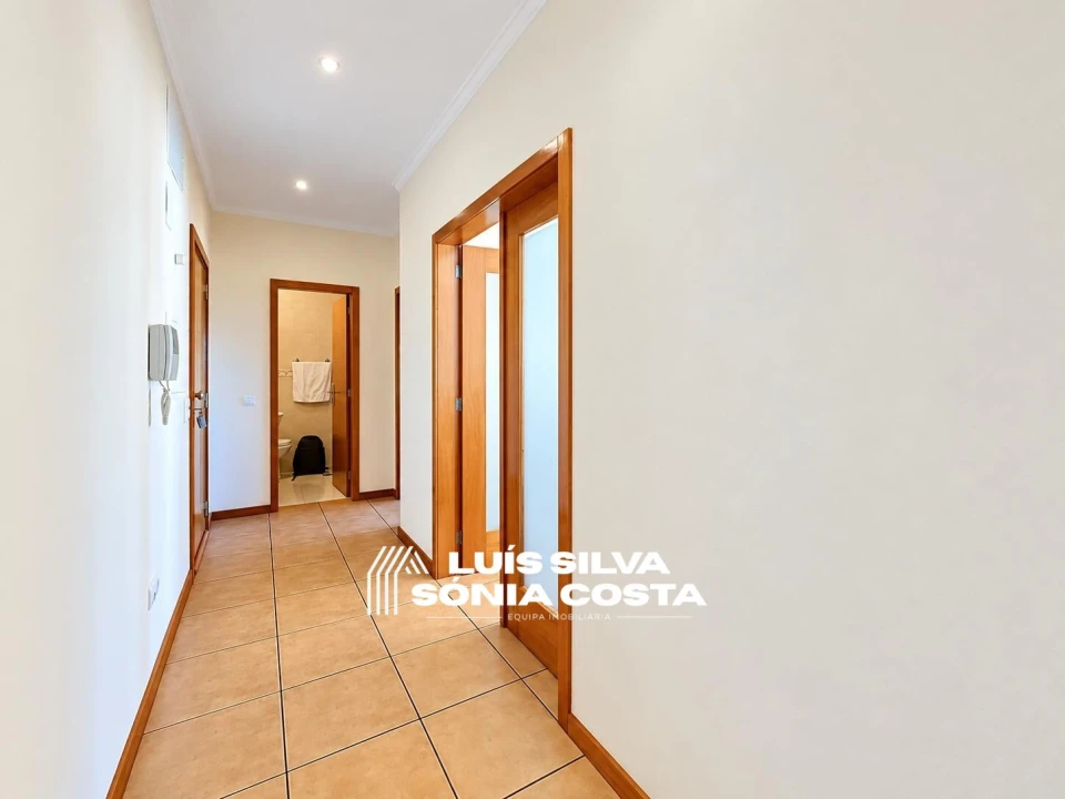 Apartamento T2 para Venda em São João da Madeira Foto 12