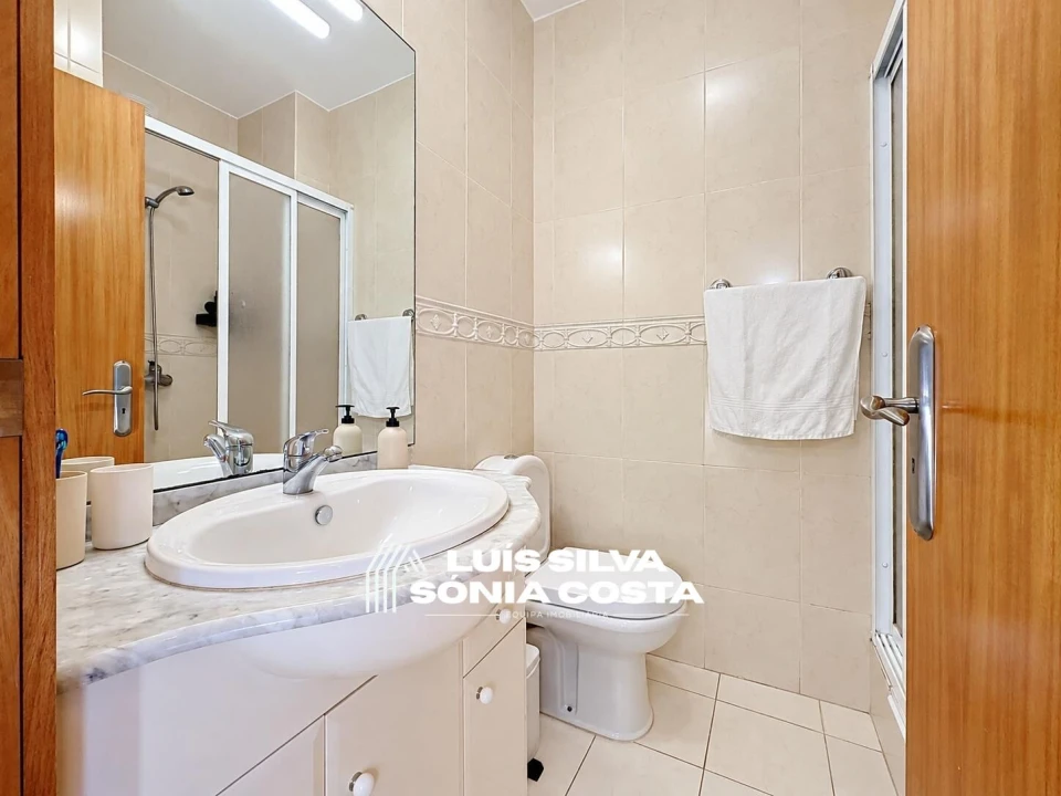 Apartamento T2 para Venda em São João da Madeira Foto 13