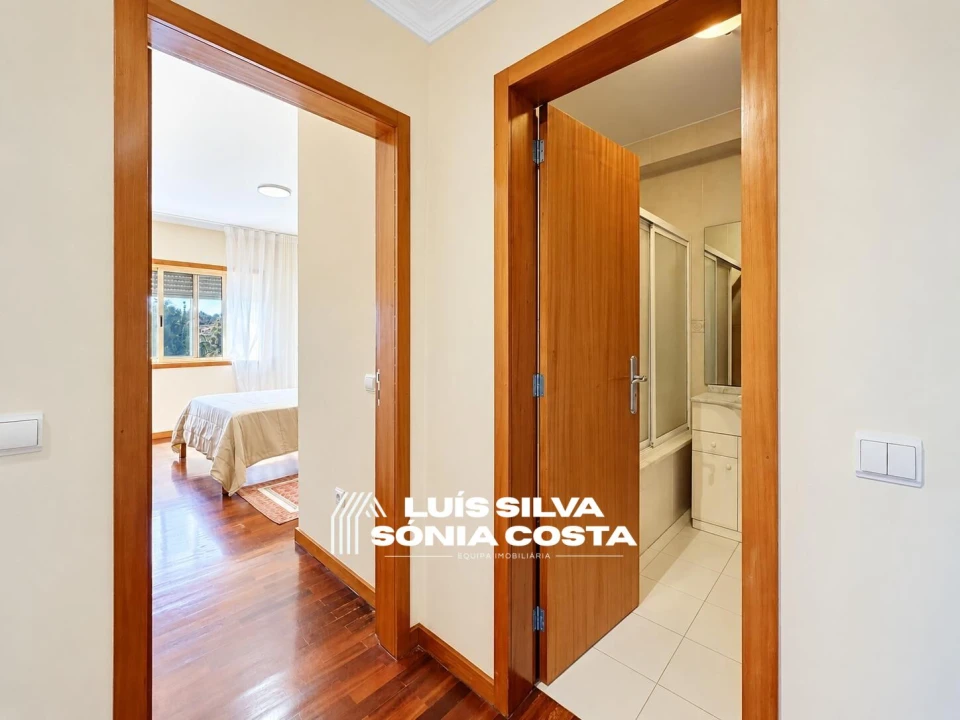 Apartamento T2 para Venda em São João da Madeira Foto 21