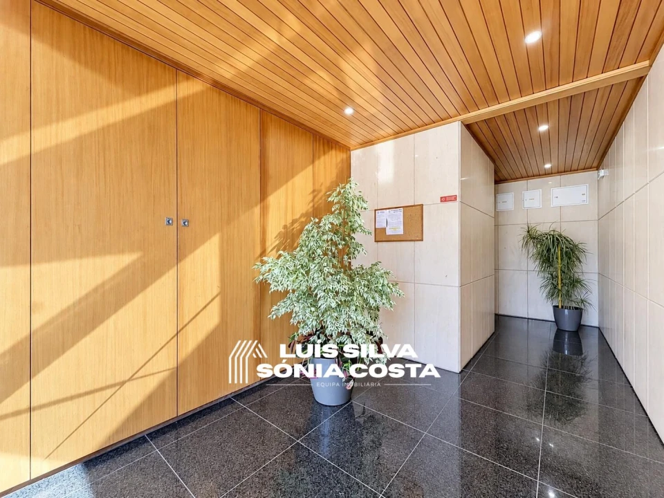 Apartamento T2 para Venda em São João da Madeira Foto 34