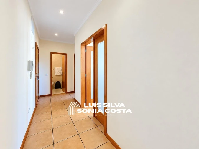 Apartamento T2 para Venda em São João da Madeira Foto 12