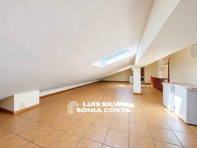 Apartamento T2 para Venda em São João da Madeira Foto 31
