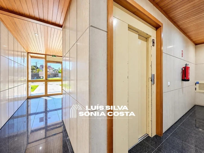 Apartamento T2 para Venda em São João da Madeira Foto 33