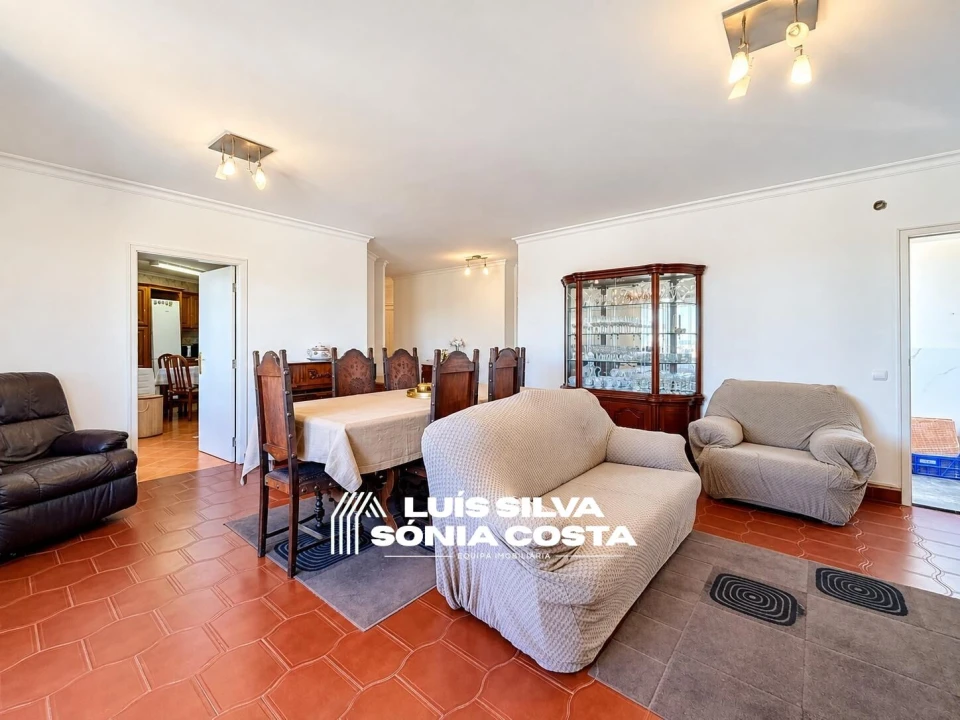 Apartamento T4 para Venda em Ramalde Foto 10