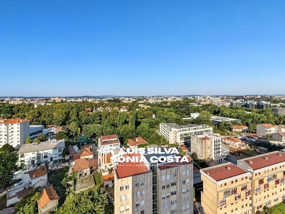 Apartamento T4 para Venda em Ramalde Foto 13