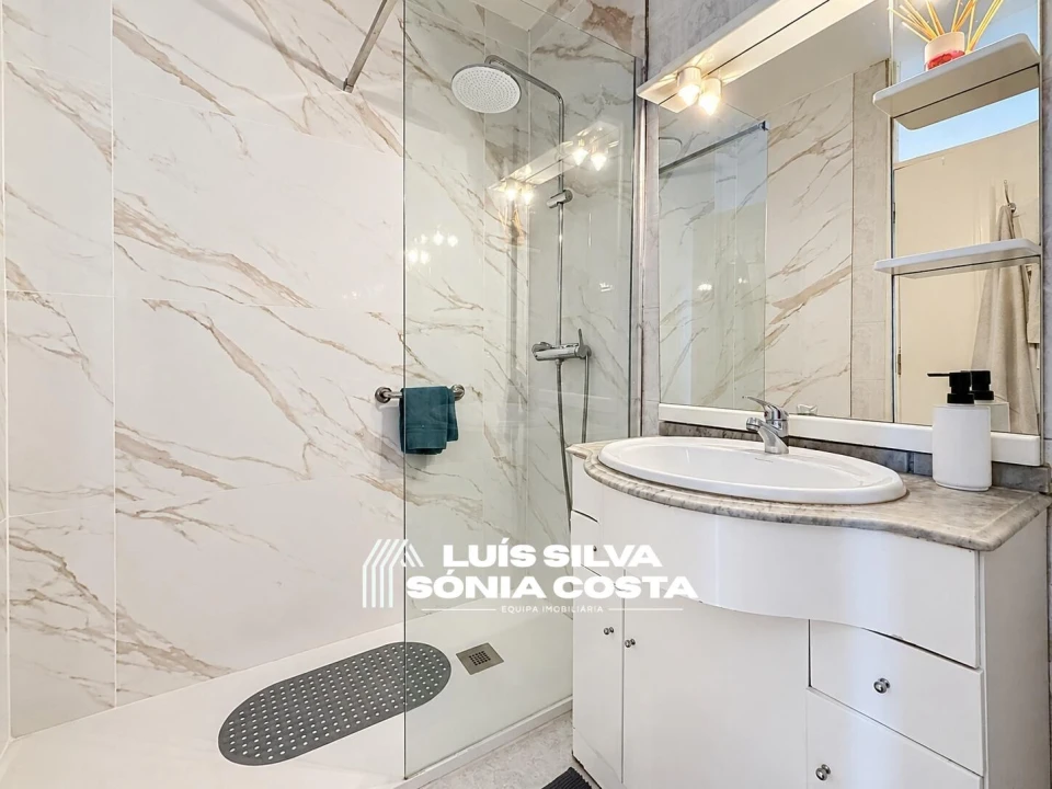 Apartamento T4 para Venda em Ramalde Foto 25