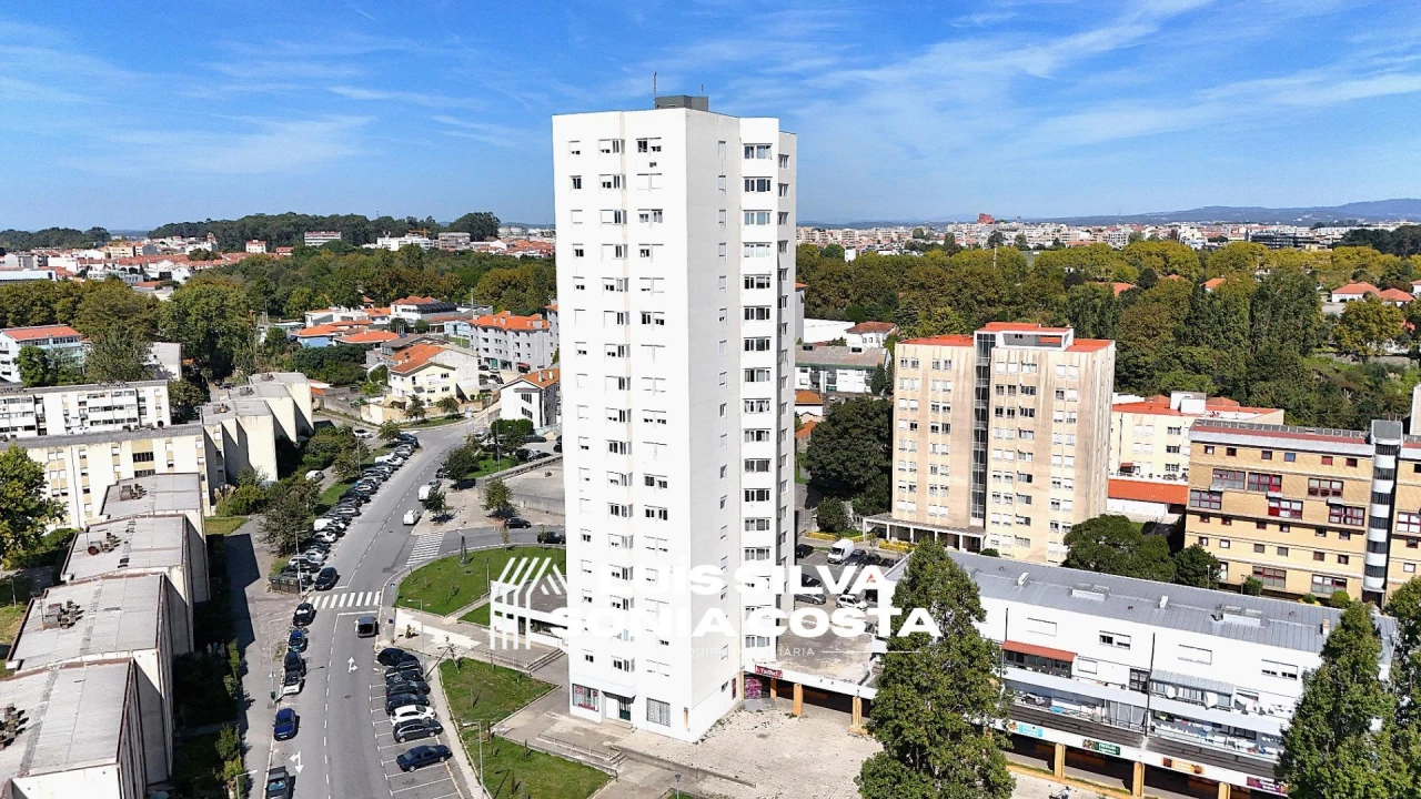 Apartamento T4 para Venda em Ramalde Foto 34