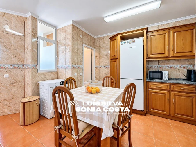 Apartamento T4 para Venda em Ramalde Foto 17