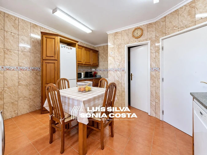 Apartamento T4 para Venda em Ramalde Foto 18