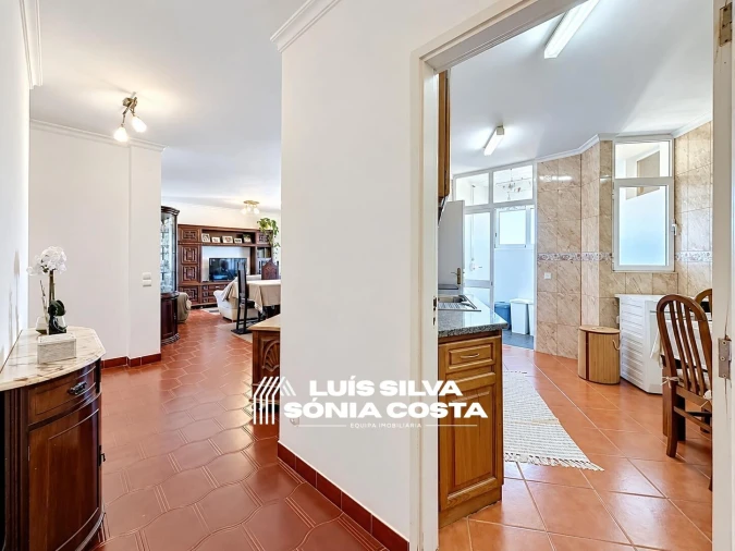 Apartamento T4 para Venda em Ramalde Foto 6