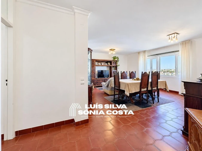 Apartamento T4 para Venda em Ramalde Foto 7