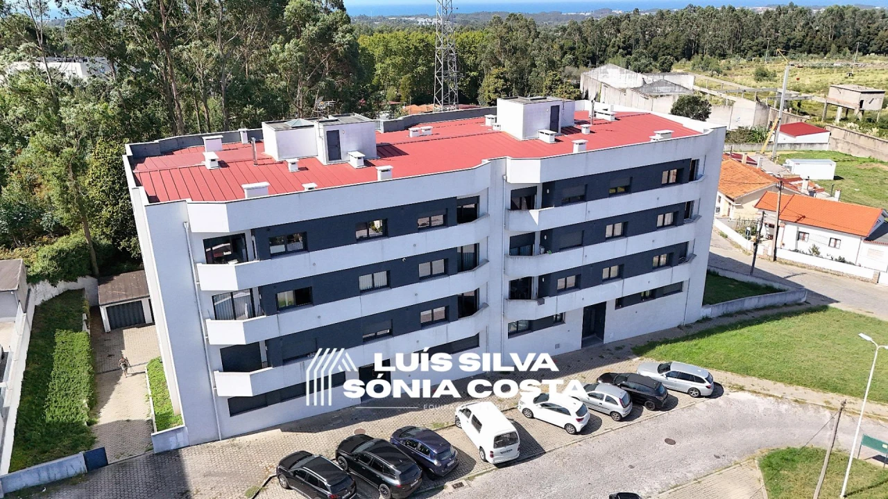 Apartamento T2 para Venda em Grijó e Sermonde Foto 30