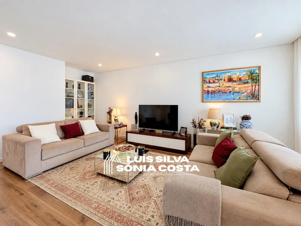 Apartamento T2 para Venda em Grijó e Sermonde Foto 4