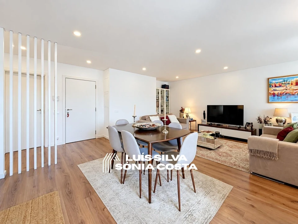 Apartamento T2 para Venda em Grijó e Sermonde Foto 6