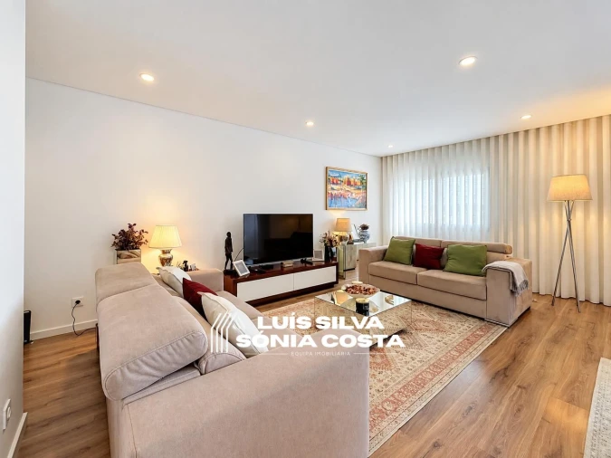 Apartamento T2 para Venda em Grijó e Sermonde Foto 2