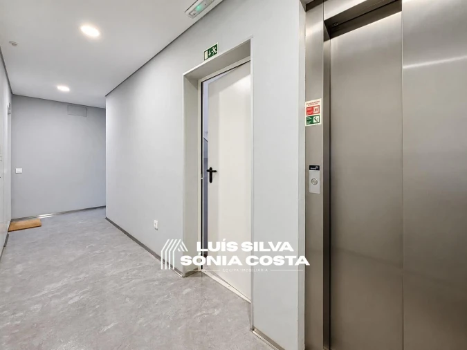 Apartamento T2 para Venda em Grijó e Sermonde Foto 27
