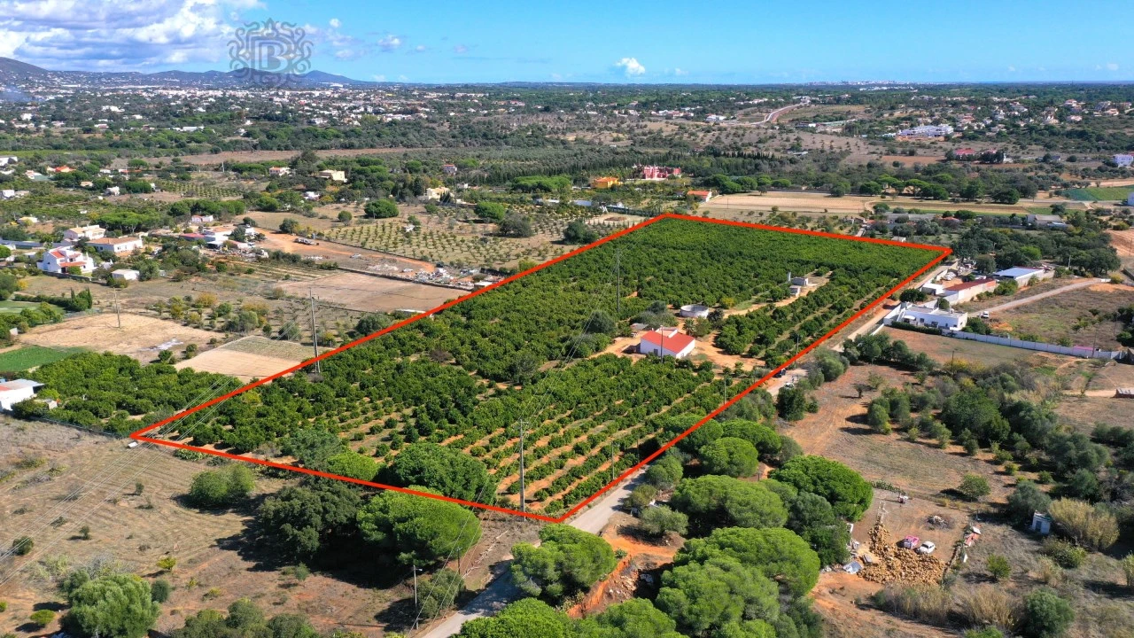 Terreno para Venda em Quarteira Foto 1