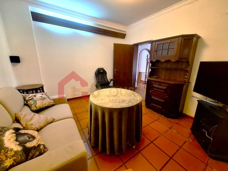 Moradia T4 para Venda em Assunção, Ajuda, Salvador e Santo Ildefonso Foto 12