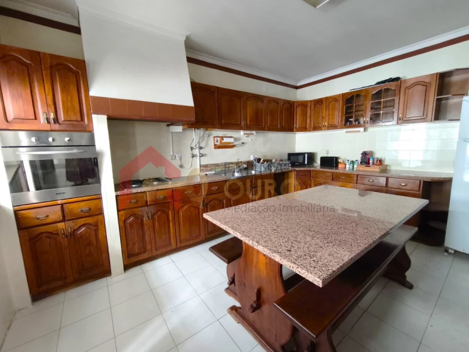 Moradia T4 para Venda em Assunção, Ajuda, Salvador e Santo Ildefonso Foto 14