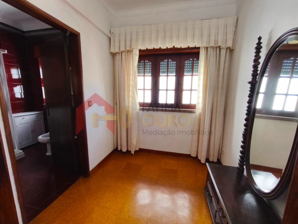 Moradia T4 para Venda em Assunção, Ajuda, Salvador e Santo Ildefonso Foto 31
