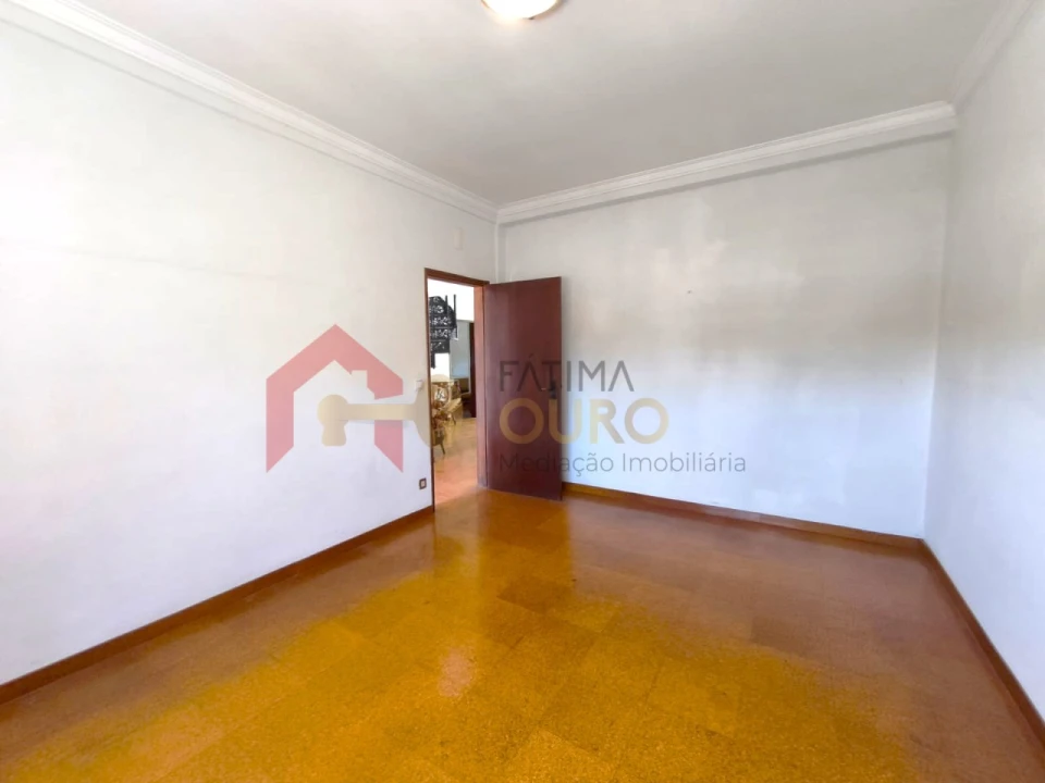 Moradia T4 para Venda em Assunção, Ajuda, Salvador e Santo Ildefonso Foto 34