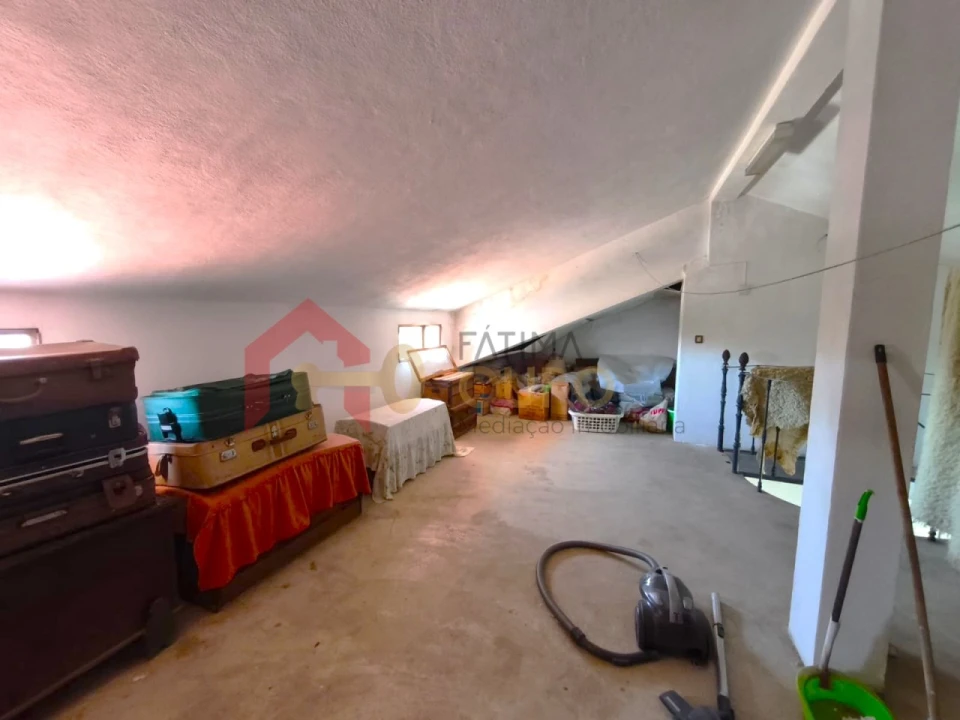 Moradia T4 para Venda em Assunção, Ajuda, Salvador e Santo Ildefonso Foto 42