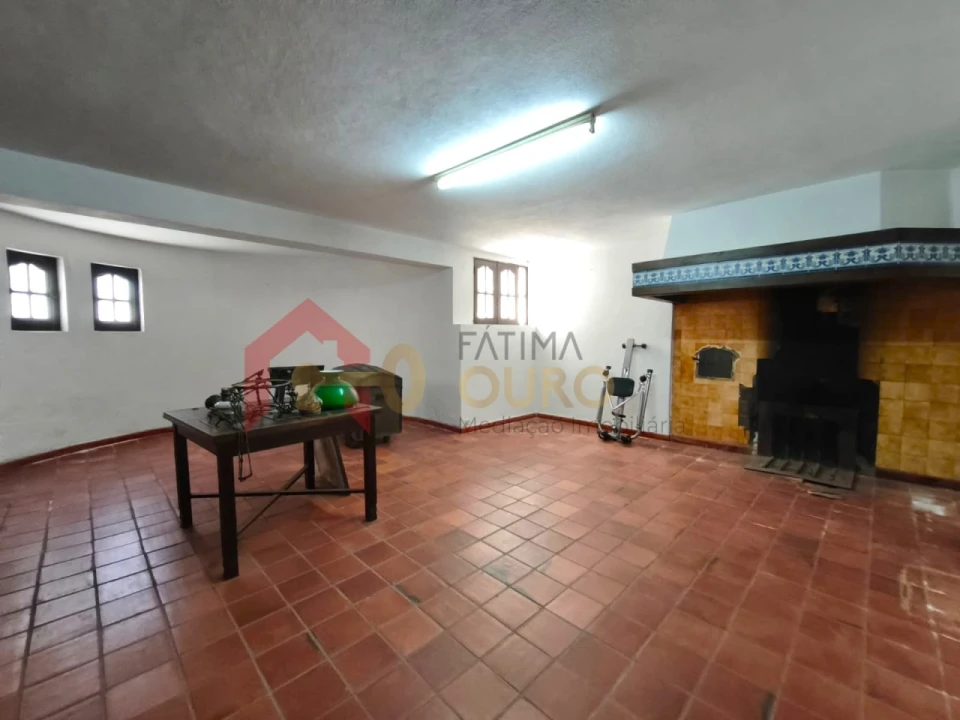 Moradia T4 para Venda em Assunção, Ajuda, Salvador e Santo Ildefonso Foto 47