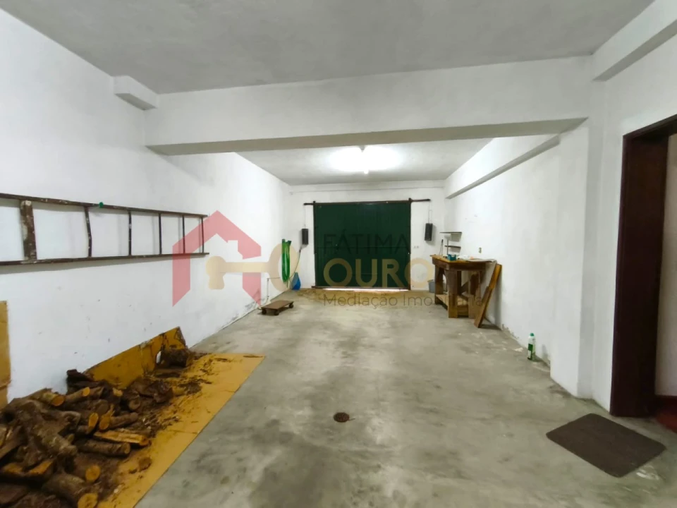 Moradia T4 para Venda em Assunção, Ajuda, Salvador e Santo Ildefonso Foto 50