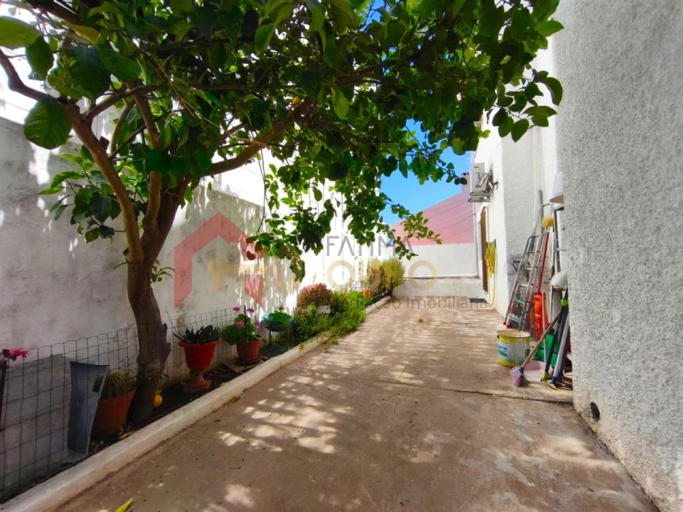 Moradia T4 para Venda em Assunção, Ajuda, Salvador e Santo Ildefonso Foto 54