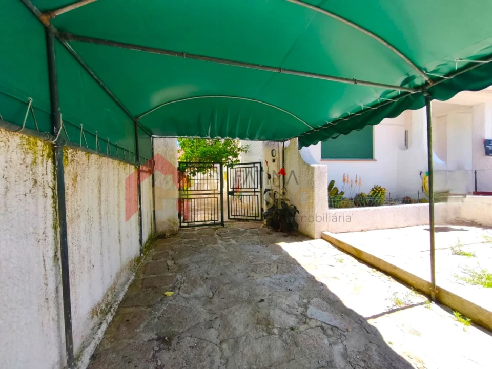 Moradia T4 para Venda em Assunção, Ajuda, Salvador e Santo Ildefonso Foto 56