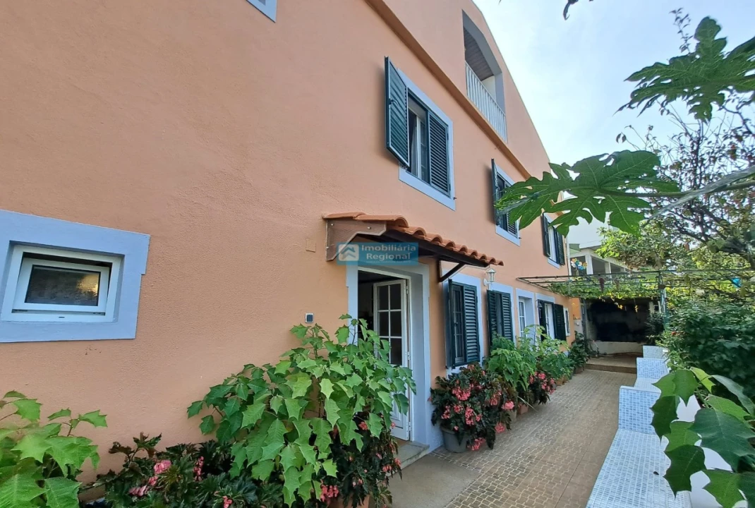 Moradia T4 para Venda em São Martinho Foto 1