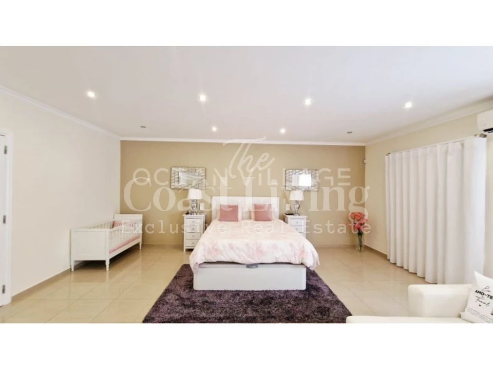 Moradia T5 para Venda em Almancil Foto 33