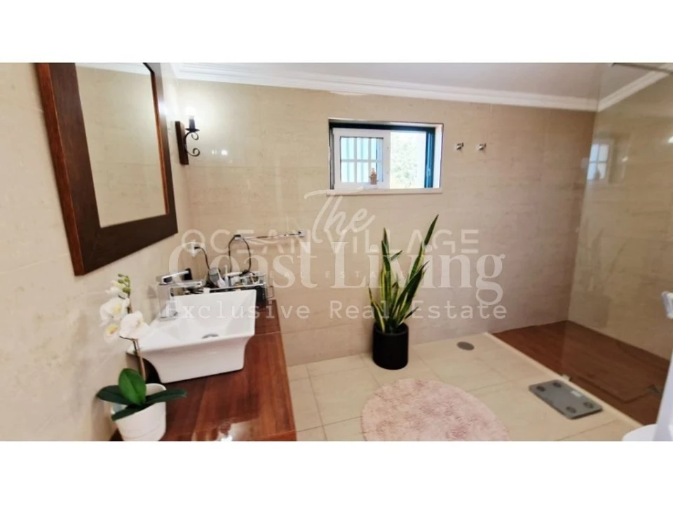 Moradia T5 para Venda em Almancil Foto 44