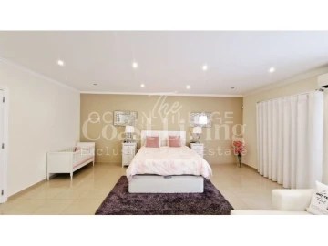 Moradia T5 para Venda em Almancil