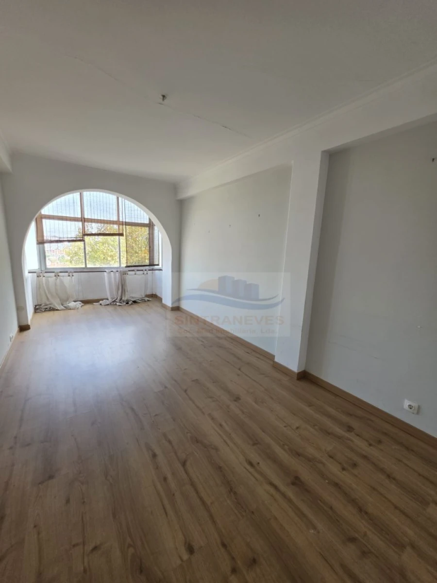 Apartamento T3 para Venda em Rio de Mouro Foto 7