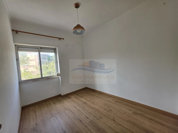 Apartamento T3 para Venda em Rio de Mouro Foto 14
