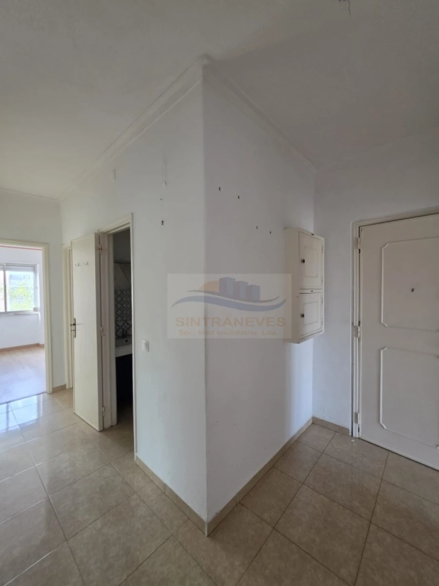 Apartamento T3 para Venda em Rio de Mouro Foto 15