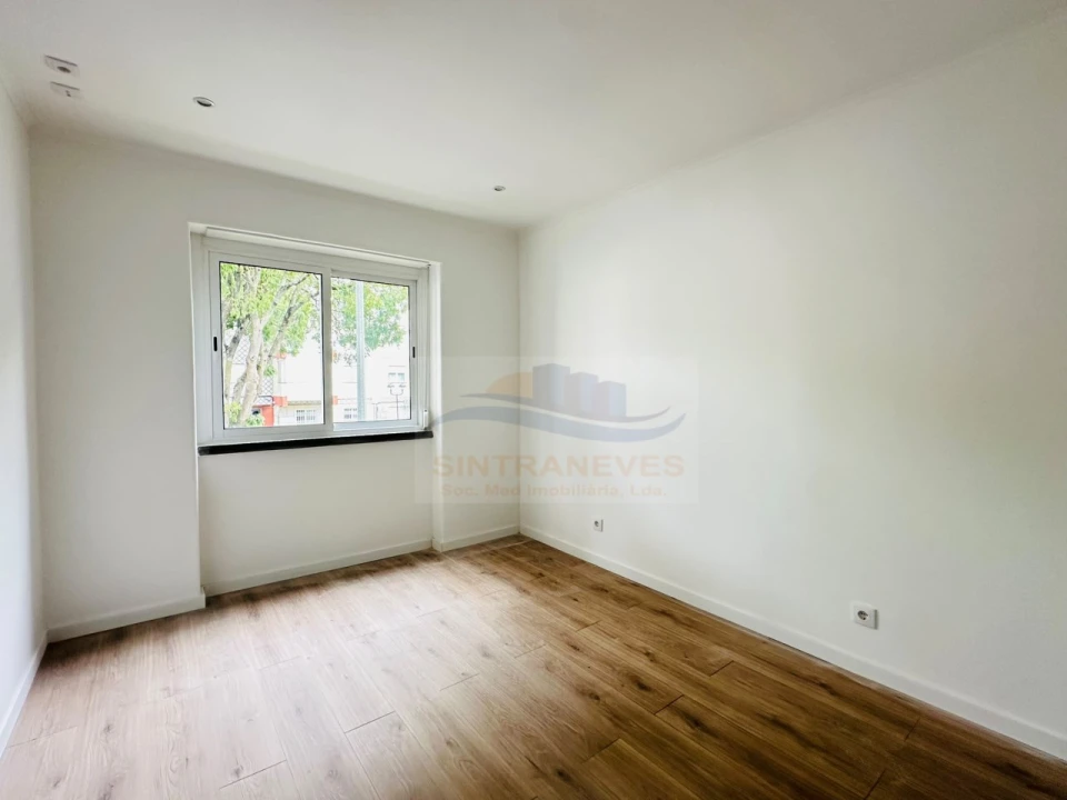 Apartamento T3 para Venda em Venteira Foto 11