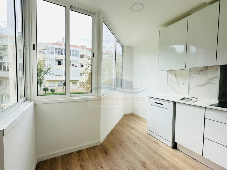 Apartamento T3 para Venda em Venteira Foto 22