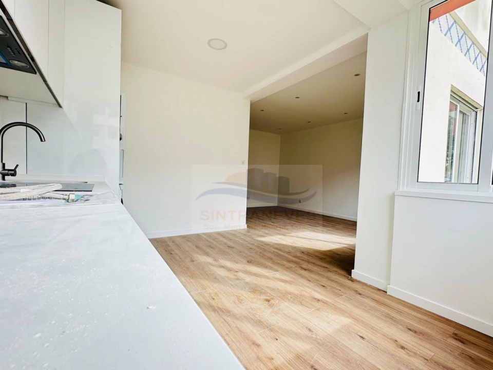 Apartamento T3 para Venda em Venteira Foto 24
