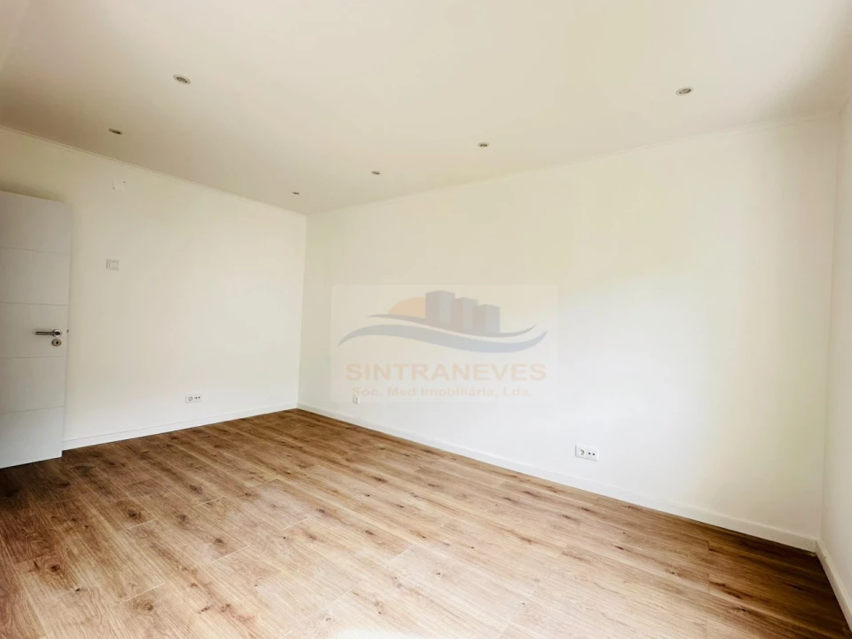 Apartamento T3 para Venda em Venteira Foto 26